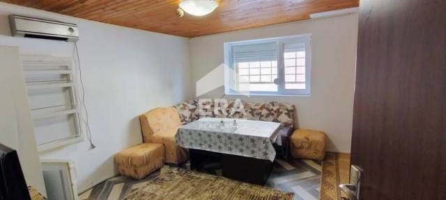 Етаж от къща под наем в центъра