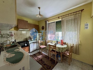 Тухлена тристаен апартамент в центъра на град Горна Оряховица