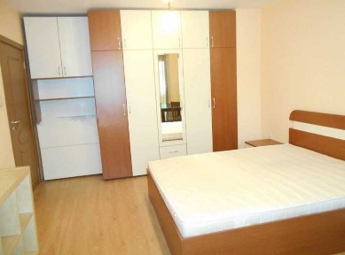 Двустаен имот в кв. Света Троица