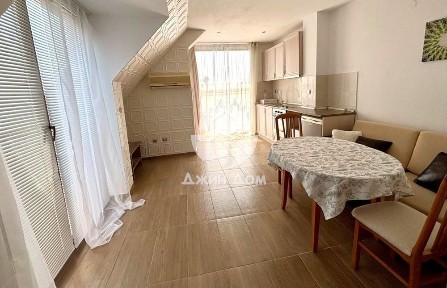 Тристаен апартамент с ЧАСТИЧНА ГЛЕДКА МОРЕ в к-с Нов Изгрев, Св. Влас