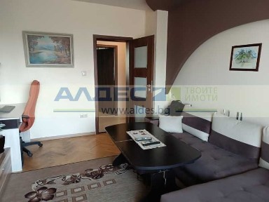 Ремонтиран двустаен ап. в Западен Парк!