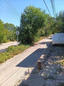 Продавам двуетажна къща с двор