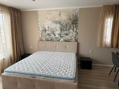 Двустаен апартамент под наем в ж. к. Света Троица