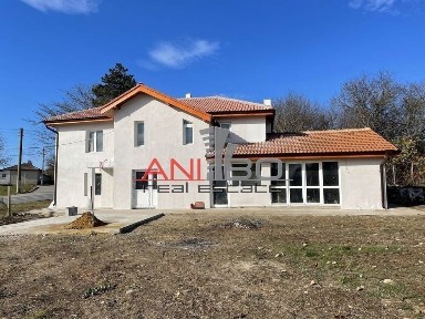 Къща в Варна, област-с. Изгрев площ 170 цена 145000