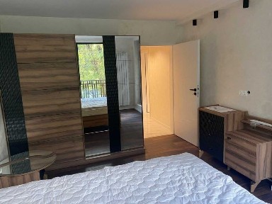 Двустаен апартамент под наем в кв. Света Троица