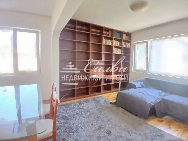 Етаж от ТУХЛЕНА къща на плоча - кв. ТОП Център!