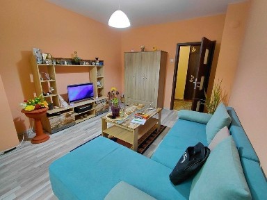 Продава апартамент тухла, кв. Варовник