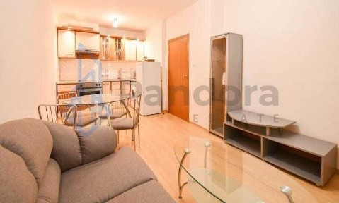 Двустаен апартамент под наем в Центъра