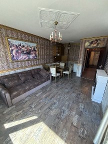 Тристаен южен до лифта