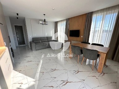 Просторен апартамент в к-с „Емилия Романа Парк“, к. к. Слънчев бряг