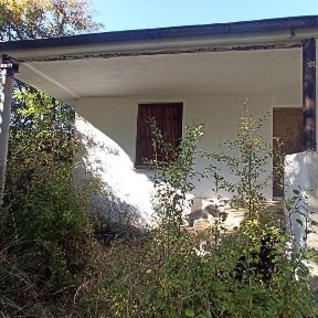 Агенция Селект предлага: Монолитна Къща с гараж