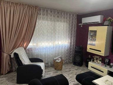 Просторен дизайнерски апартамент с гараж на топ локация във Видин