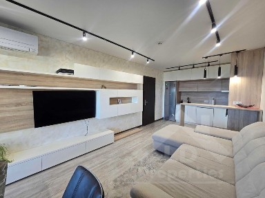 Тристаен апартамент с морска гледка в Златни пясъци