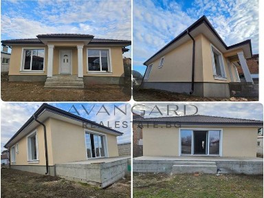 оф. 22250 Къща с двор с акт 16/ Рогош