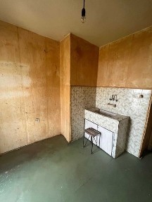 Продава се гарсониера - кв. „Васил Левски“, гр. Казанлък