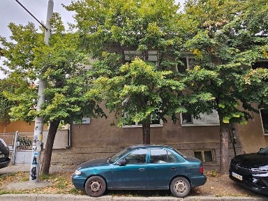 Етаж от къща и гараж