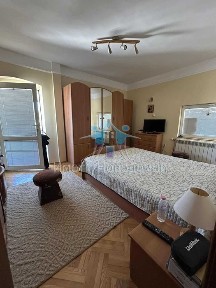 Етаж от къща, Шумен, Център