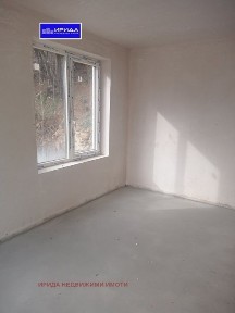 Тристаен апартамент в Карпузица с АКТ 15!