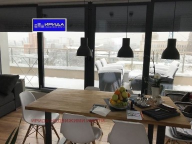 Просторен четиристаен обзаведен апартамент в Гео Милев