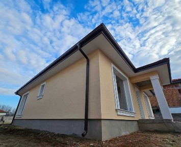 Едноетажна къща в Рогош