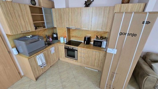 Изгрев тристаен апартамент обзаведен