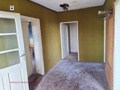 Градска къща за ремонт в гр. Борово