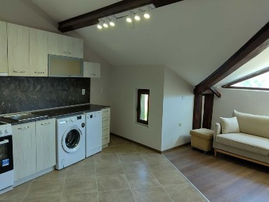 Дава под наем изцяло ремонтиран нов двустаен апратамент