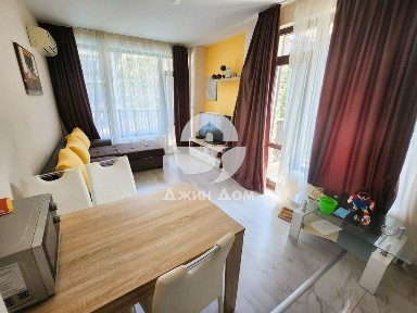 Просторен двустаен апартамент в к-с Грийн Парадайз, гр. Приморско