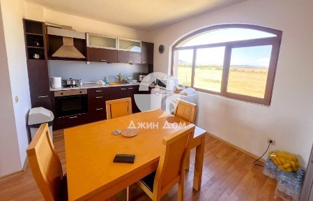 Просторен тристаен апартамент с ГЛЕДКА МОРЕ в к-с „Винеярдс“, гр. Ахе