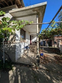 Продава къща в село Александрово