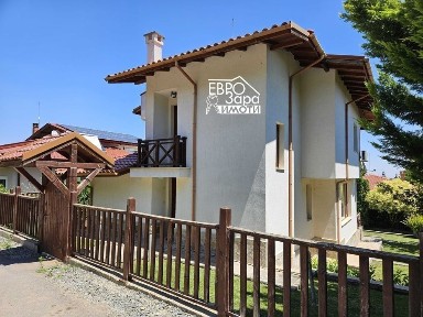 Масивна, обзаведена къща за продажба в с. Малка Верея