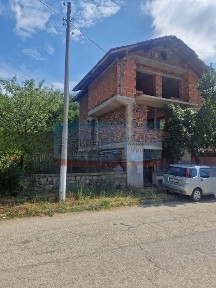Къща на груб строеж в село Чепино област Перник