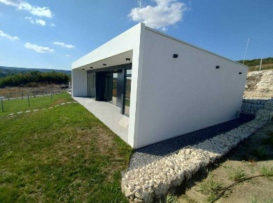 Продава се БЕЗ КОМИСИОНА нова къща с РЗП 104 м²