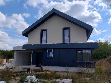 Къща с 3 спални и гараж в Приселци