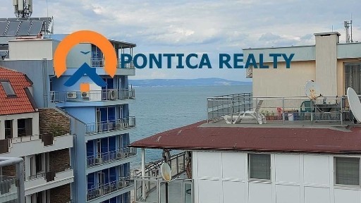 Тристаен в Поморие с гледка море на метри от плажа