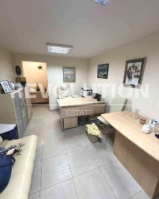 Офис в района на Център !