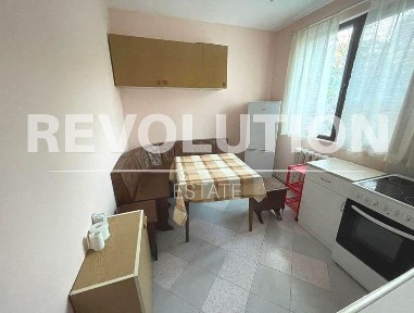 Етаж от къща в района на Бриз!