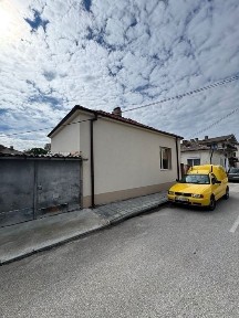 Продавам къща в центъра на Свиленград.