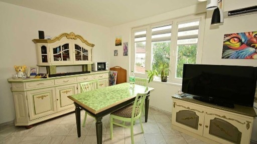 Едностаен апартамент в къща в гр. Перник, над автогарата