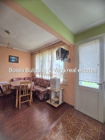 Четиристаен тухлен апартамент до Първо ОУ в Горна Оряховица