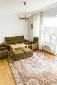 Тристаен апартамент под наем.