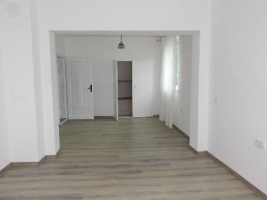 Къща, под наем, кв. Боровец, гр. Търговище