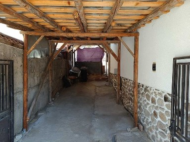 Реновирана къща с двор и гледка към Пирин и Рила - с. Долно Драглище