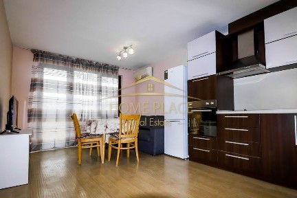 ТРИСТАЕН апартамент под наем - Център