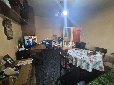 Център ! 2стаен / гарсониера/ ! 2ри етаж !