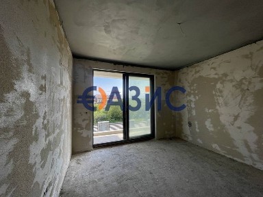 Двуетажна вила с басейн на първа линия море в комплекс 