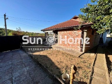 Вила с панорамна гледка и просторен двор в гр. Харманли