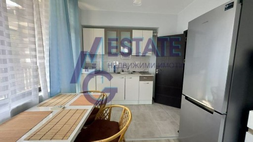 Просторен и светъл двустаен апартамент с югоизточно изложение в