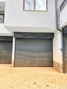 Имот Корект ДАВА ПОД НАЕМ обз 2-Стаен апарт с Гараж, кв. Запад