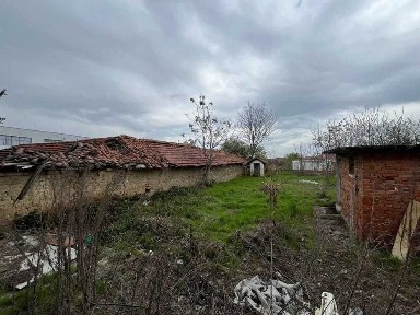 Двуетажна къща в Стряма